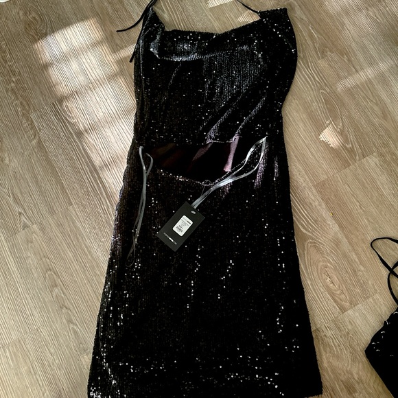 Dress - Picture 2 of 2